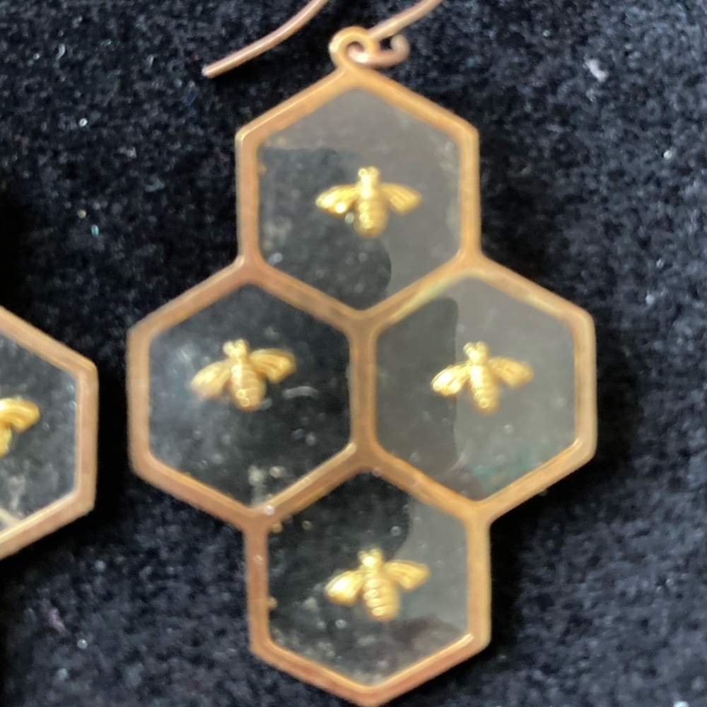 Vintage Modcloth Gold Bee Hexagon Earrings